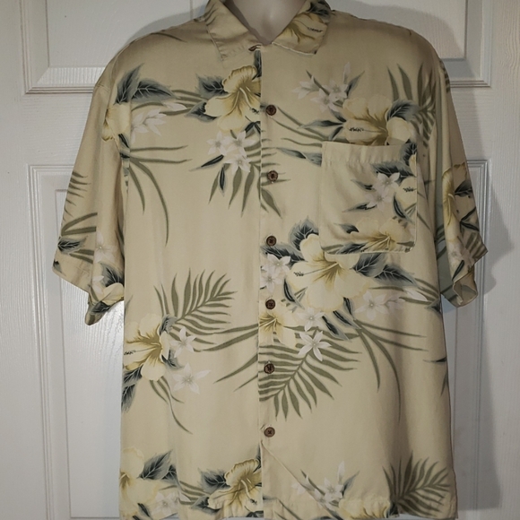 Tommy Bahama Other - Tommy bahama Men's L silk button Hawaiian shirt